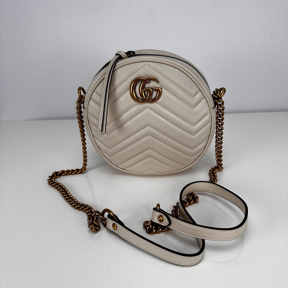 GG Marmont Round Crossbody Bag - Cream