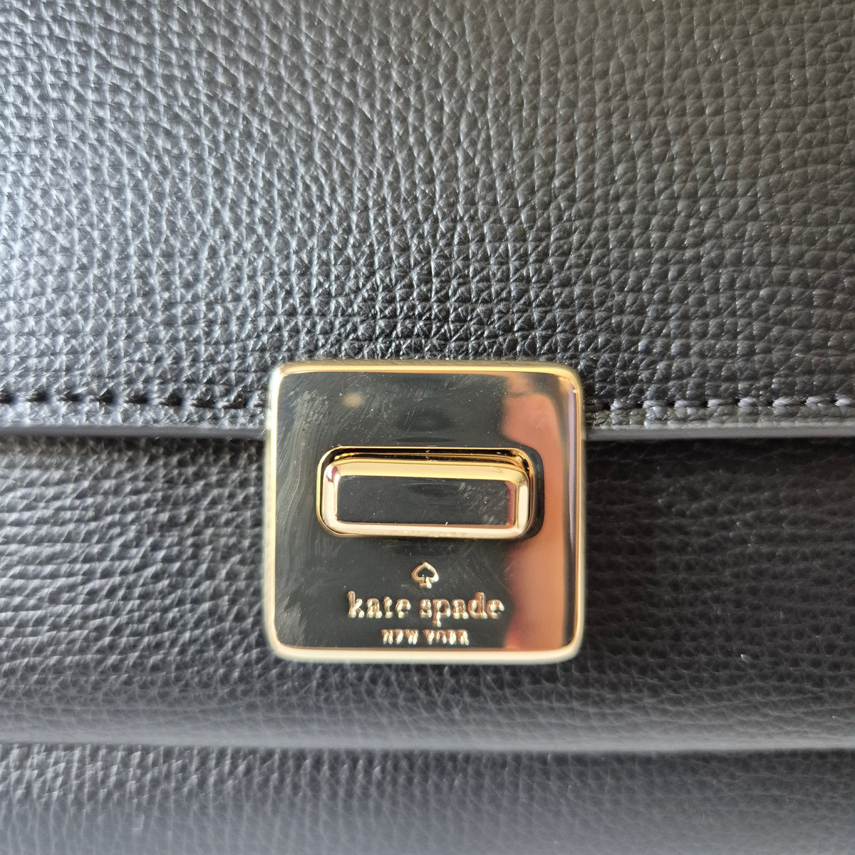 Phoebe Flap Crossbody black