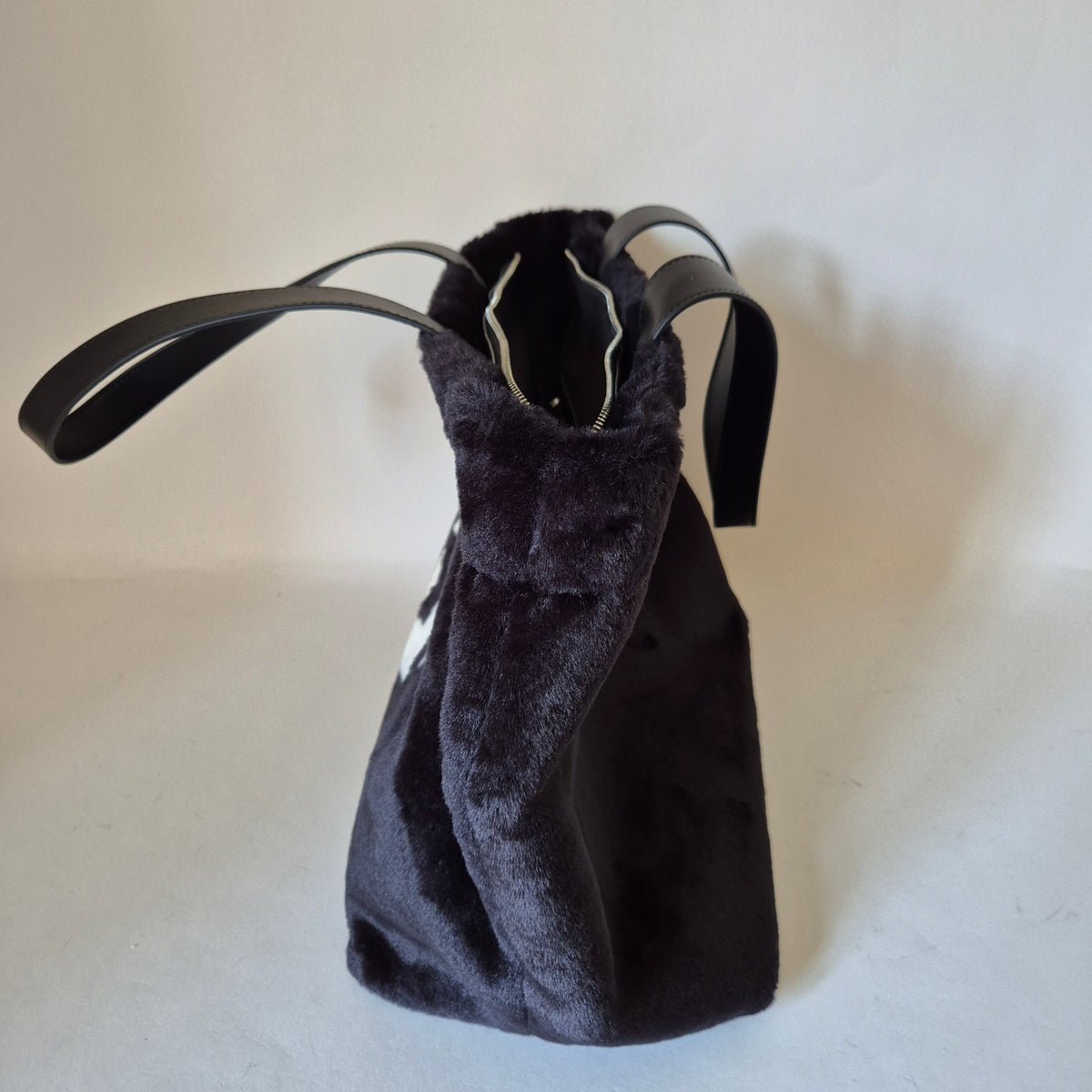 Tote Fur Logo black
