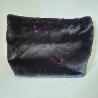 Tote Fur Logo black