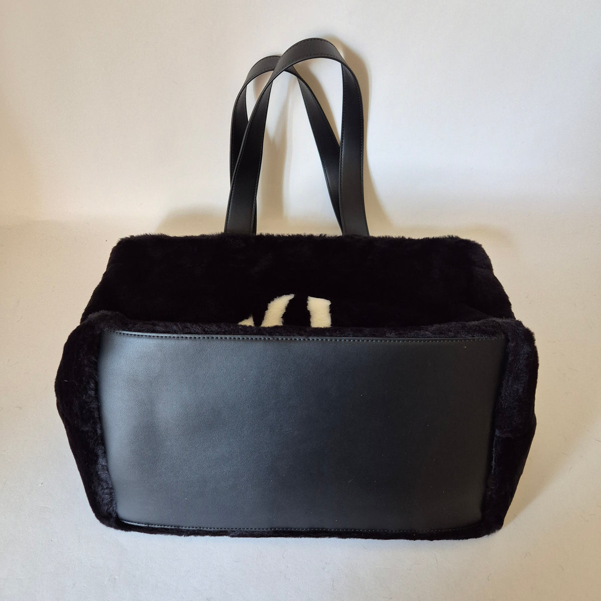 Tote Fur Logo black