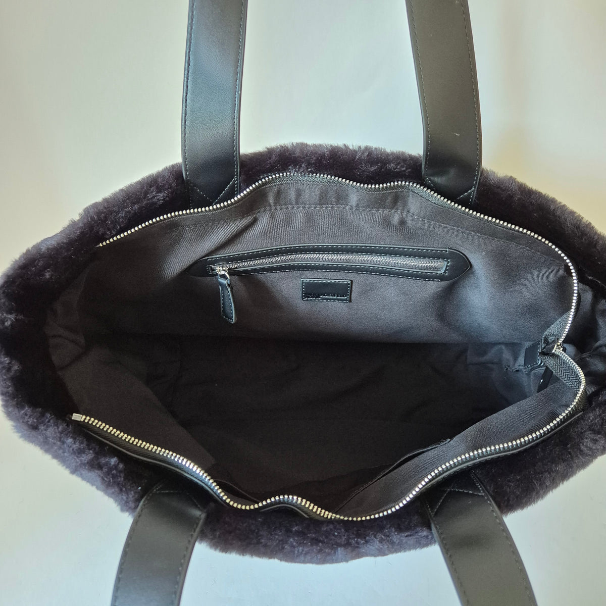 Tote Fur Logo black