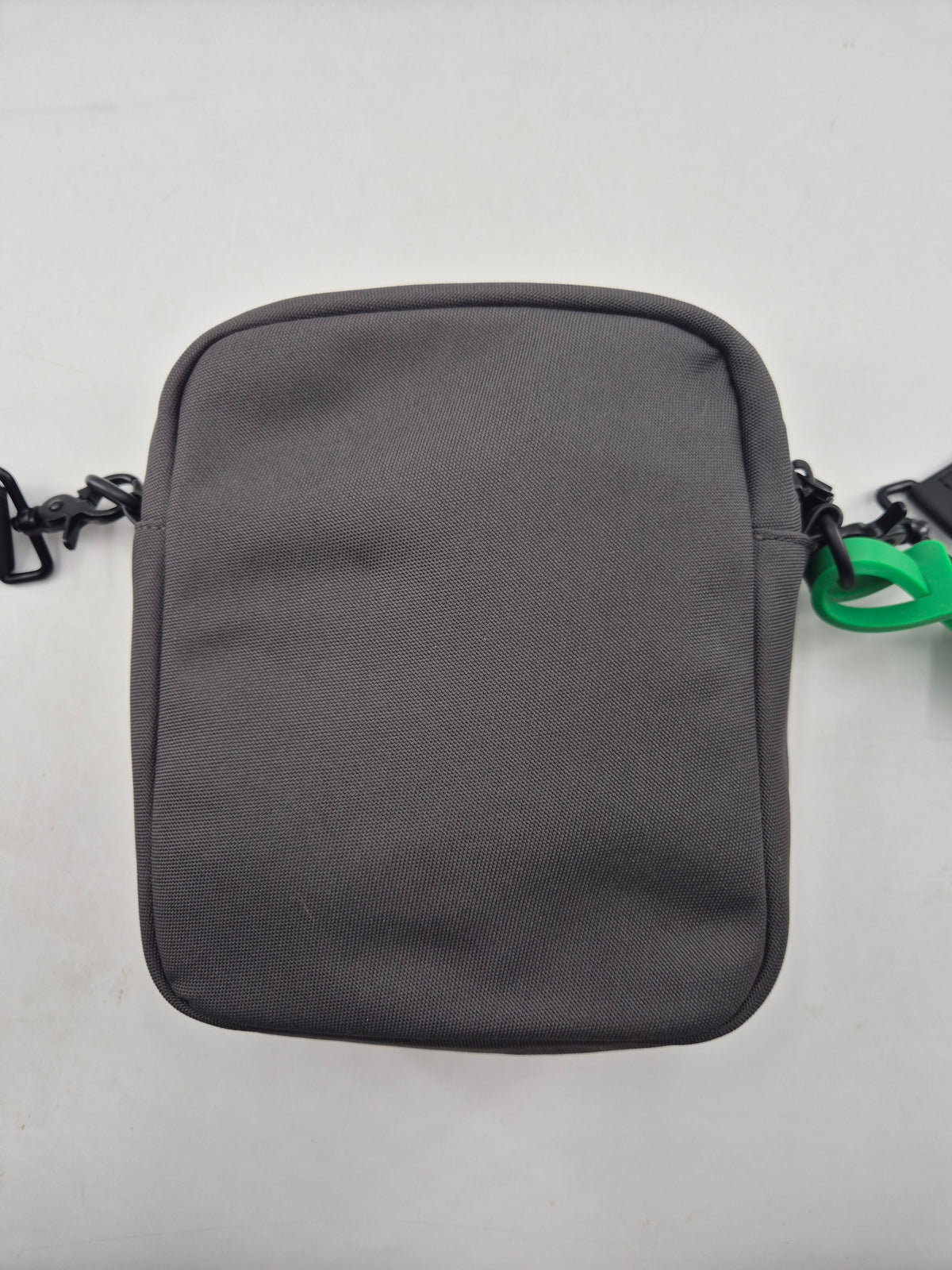 Crossbody Pass dark grey