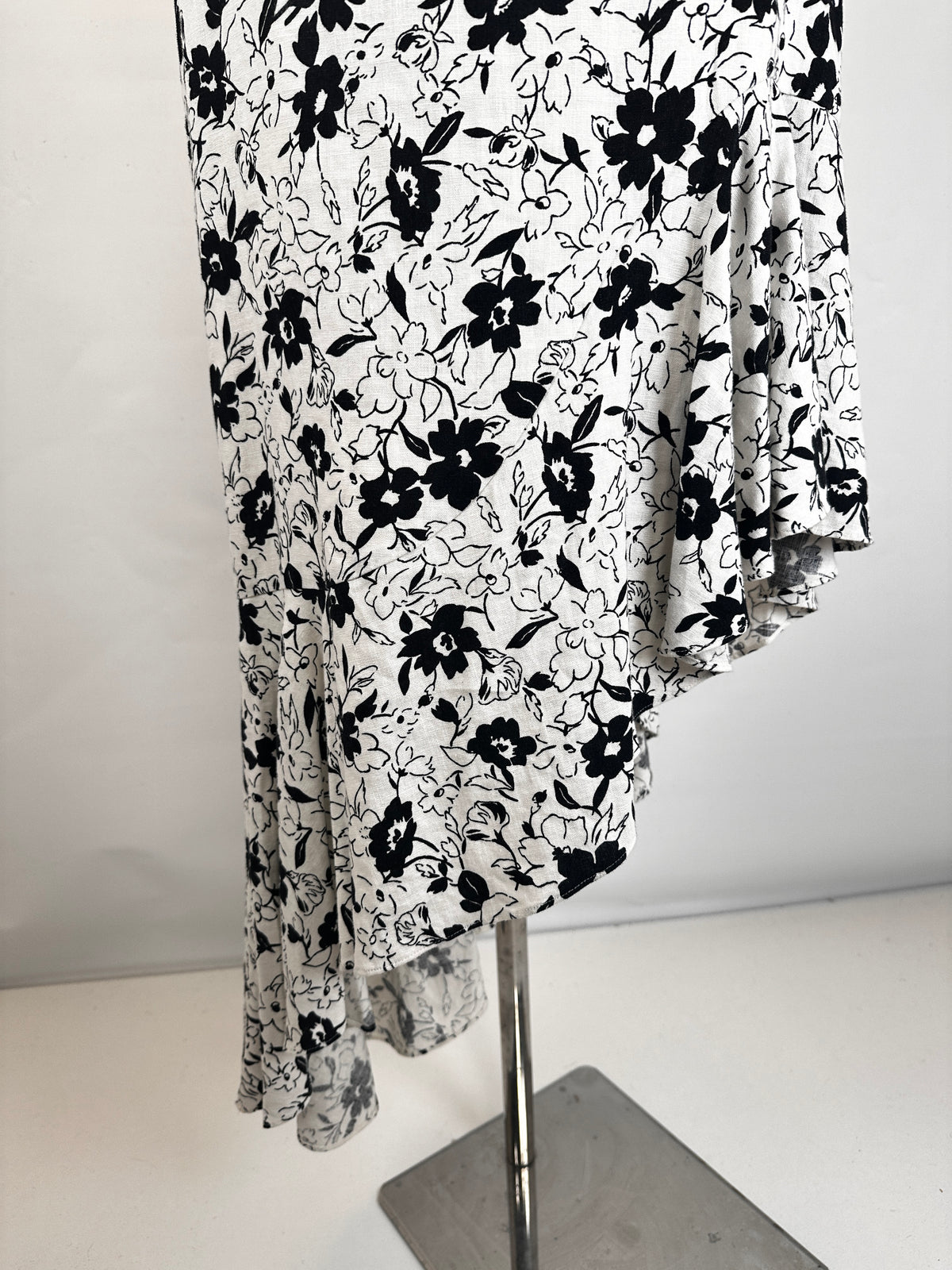 Linen Skirt Asymetric - Black/White