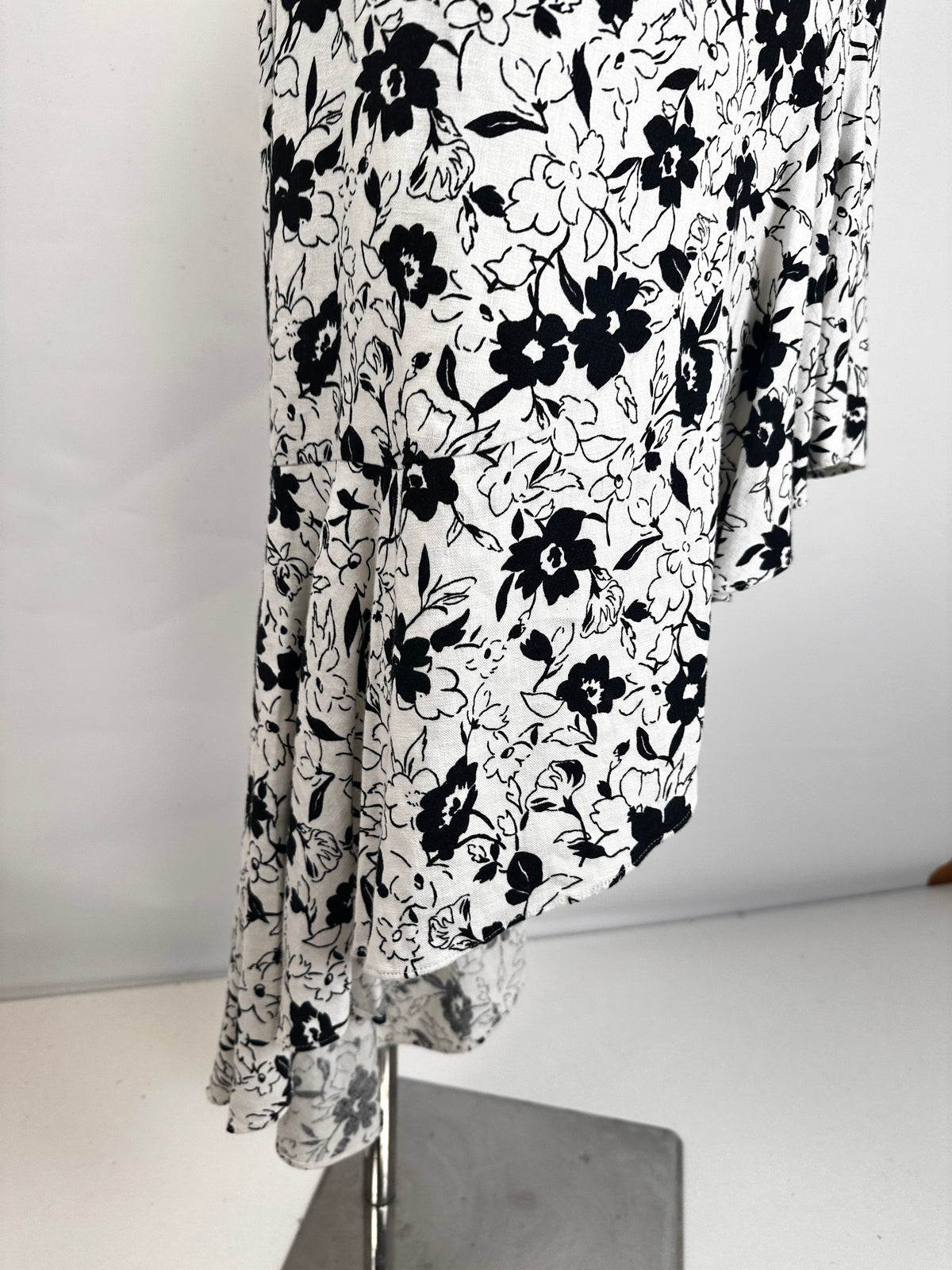 Linen Skirt Asymetric - Black/White