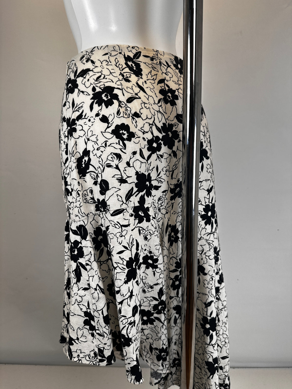 Linen Skirt Asymetric - Black/White