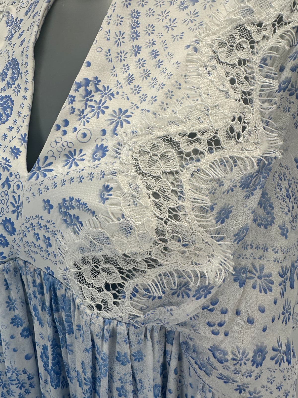 Empire-Waist Lace Dress - White/Blue - XS