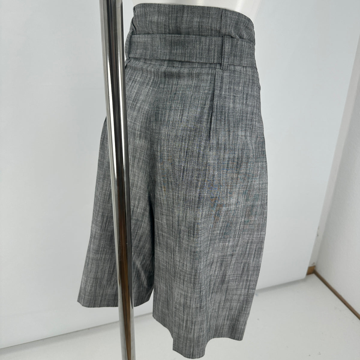 Long Shorts with Belt - Grey - M