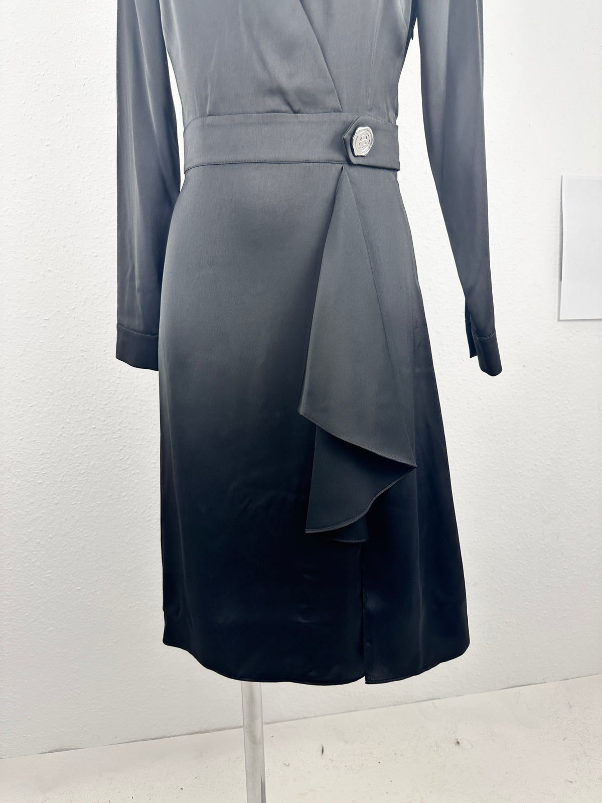 Seal Button Satin Dress - Black - S