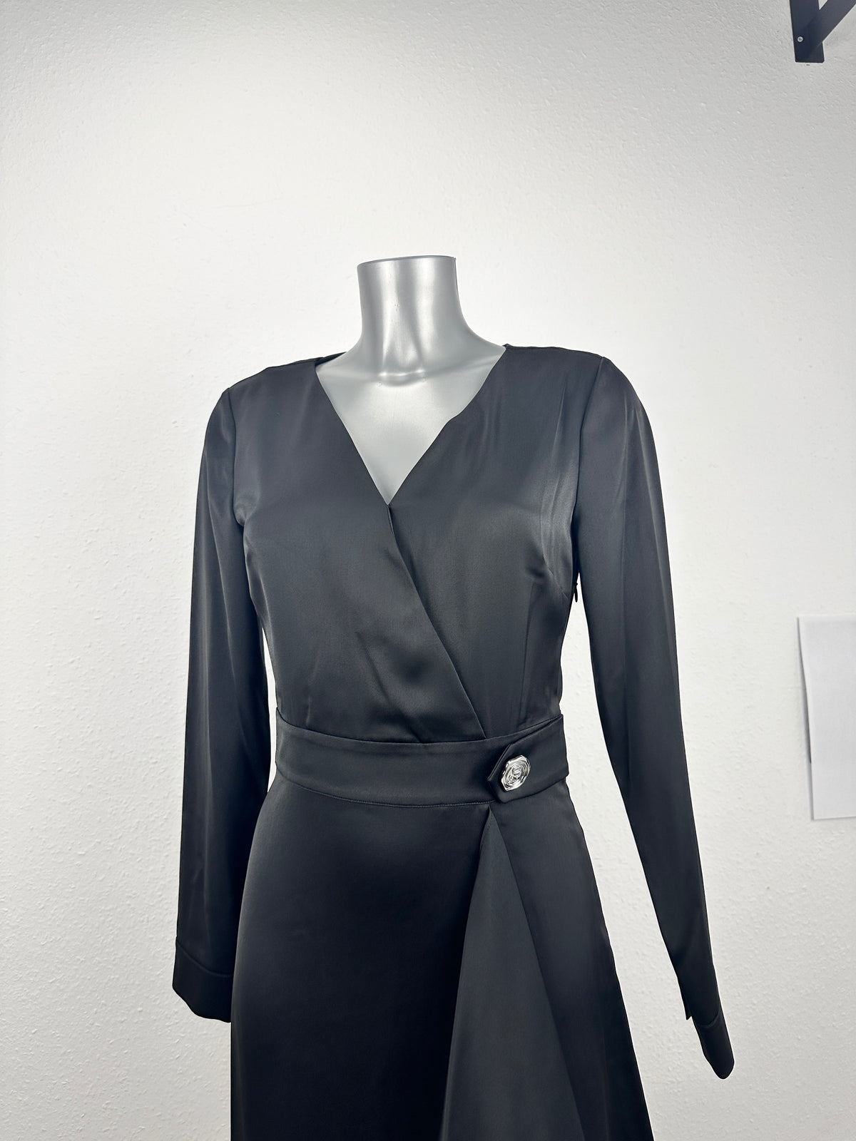 Seal Button Satin Dress - Black - S