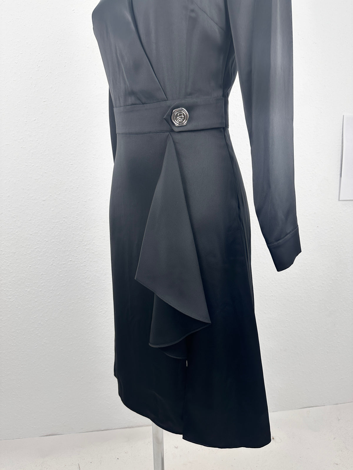 Seal Button Satin Dress - Black - S