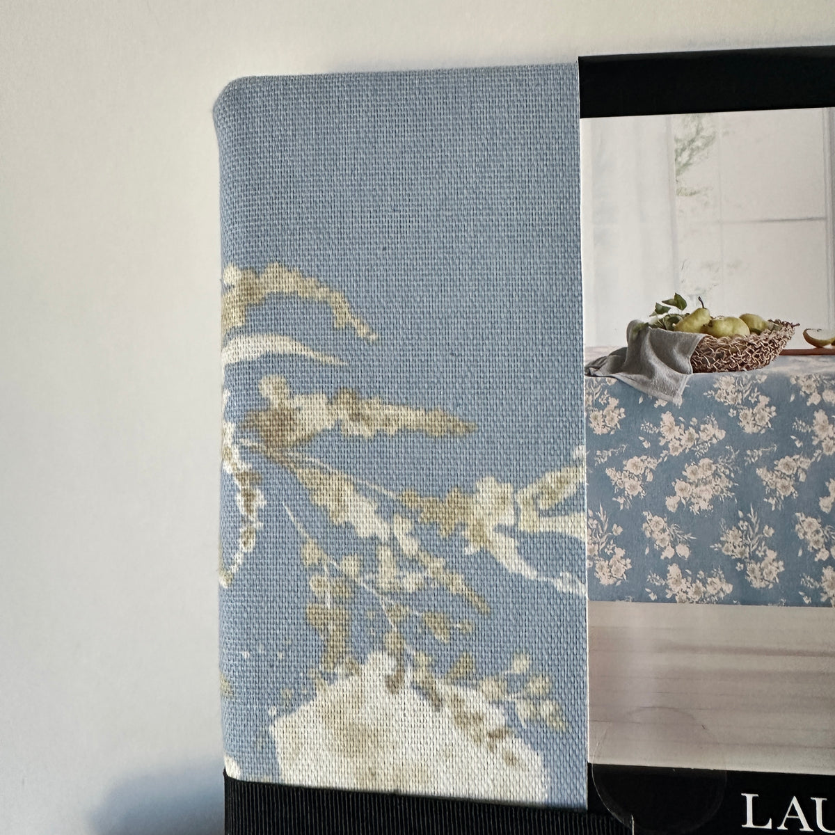 Set 1x Tablecloth + 4x Placemats - Light Blue Floral