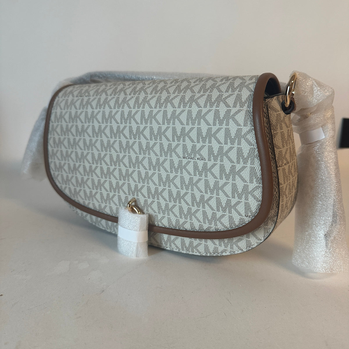 Mila Sling Messenger Monogram - Vanilla