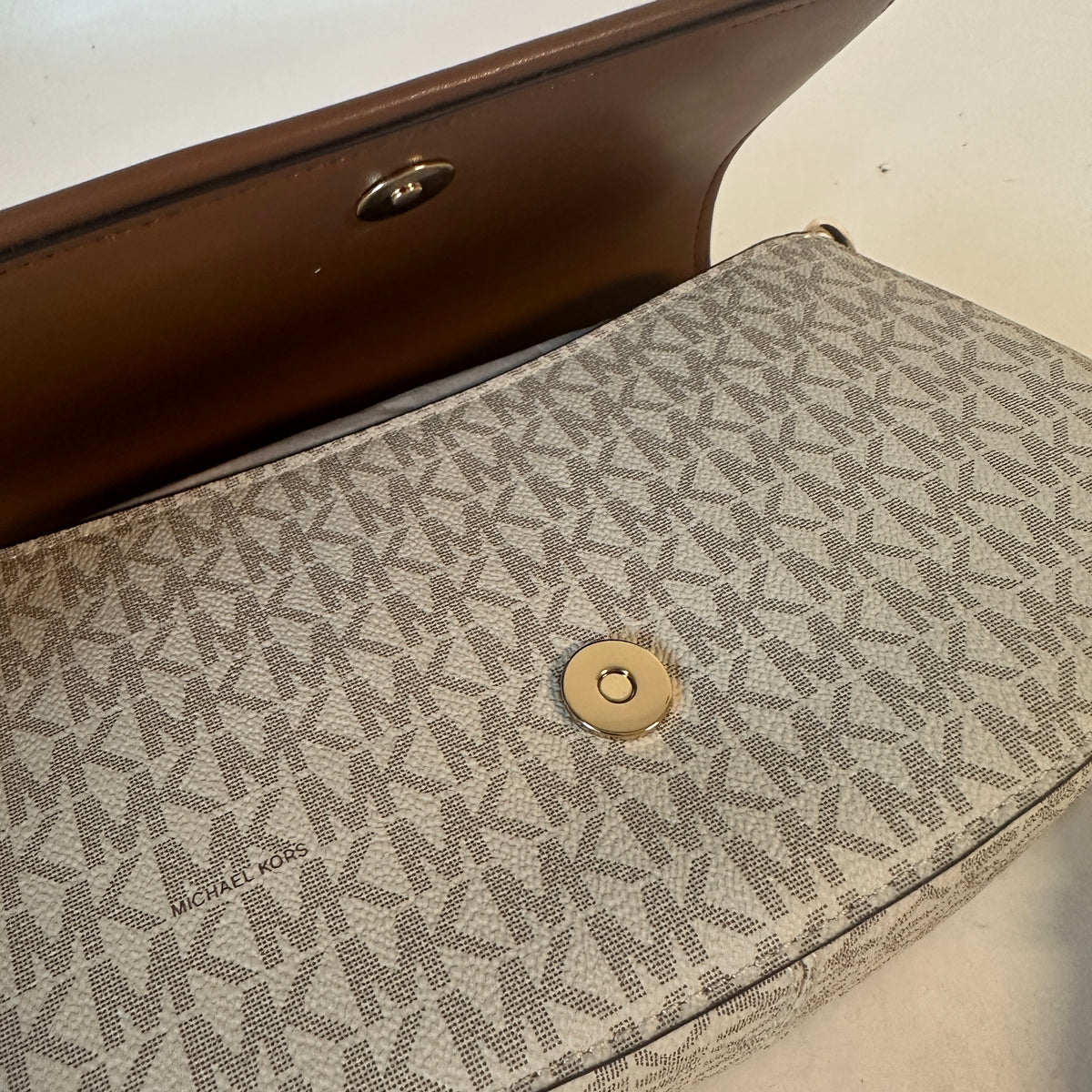 Mila Sling Messenger Monogram - Vanilla