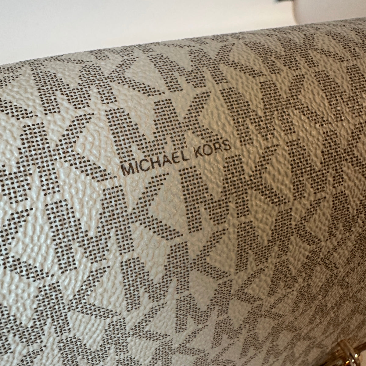 Mila Sling Messenger Monogram - Vanilla