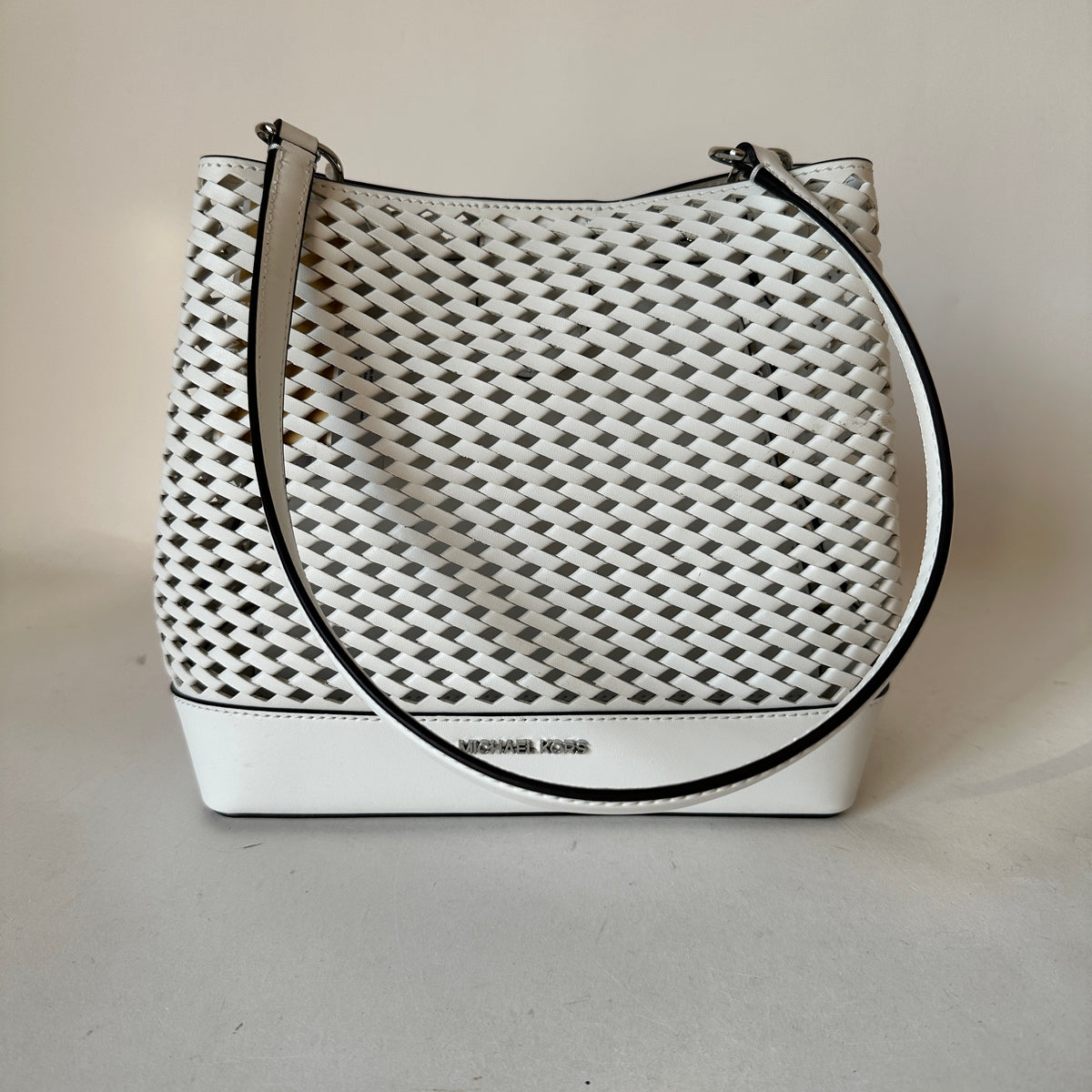Pratt Medium Bucket Shoulder Bag - Optic White
