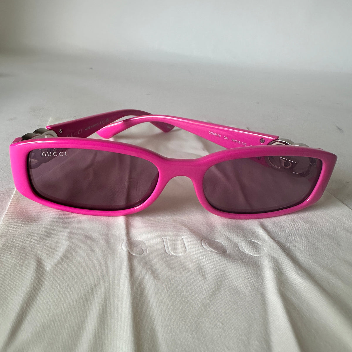 Sunglasses with GG Logo - Pink