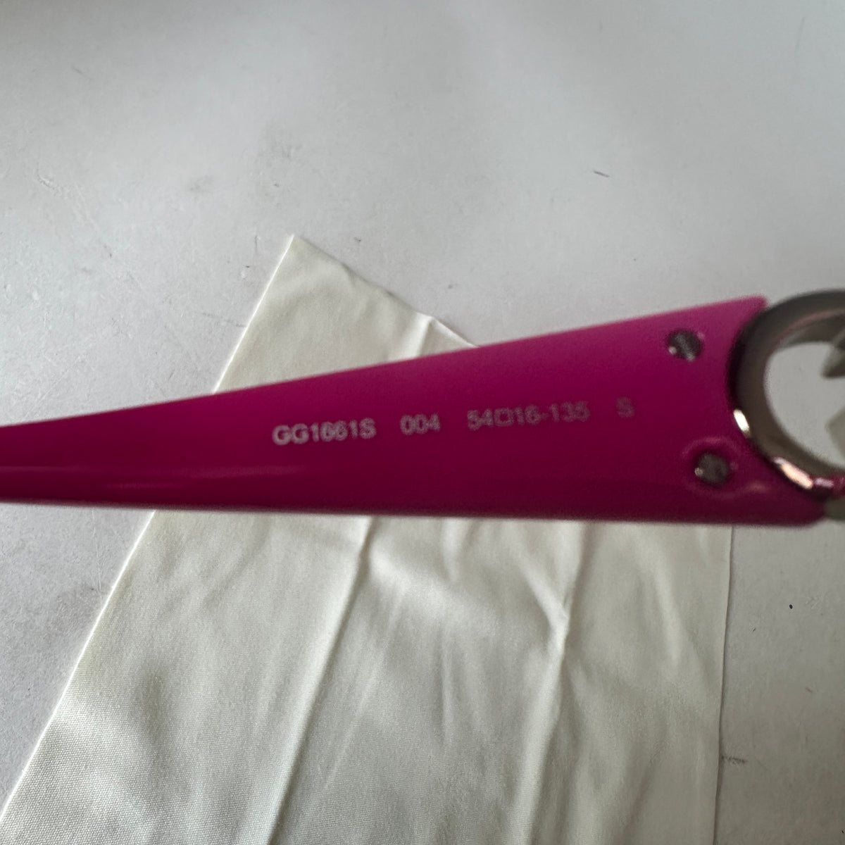 Sunglasses with GG Logo - Pink