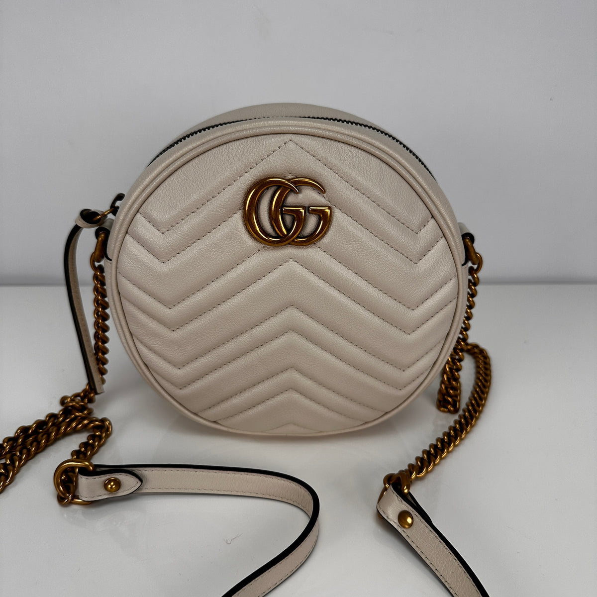 GG Marmont Round Crossbody Bag - Cream