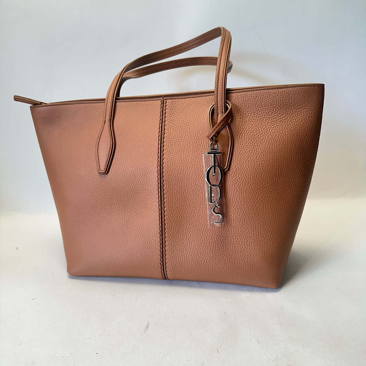 ANQ Shopping Zip Media - Brandy