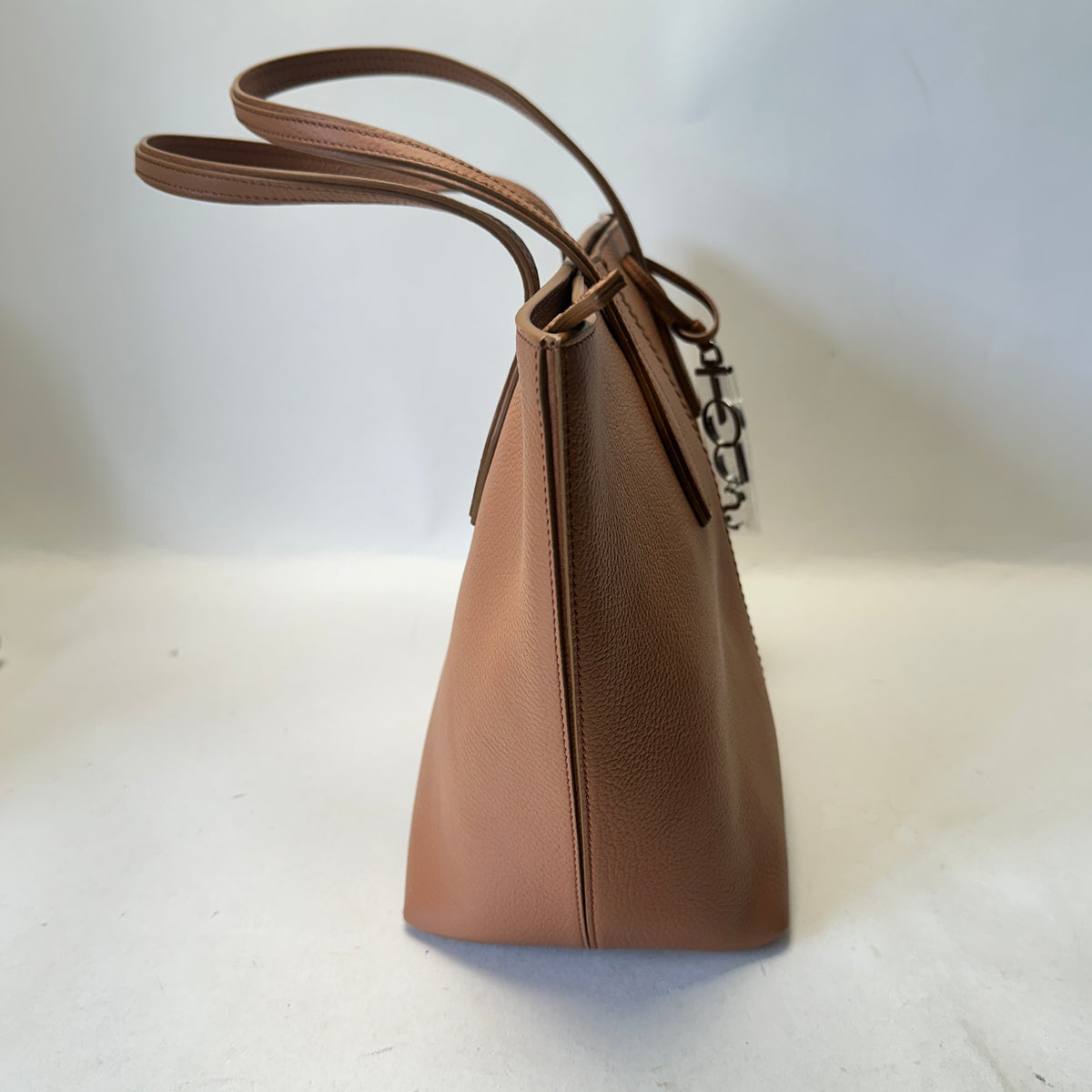 ANQ Shopping Zip Media - Brandy
