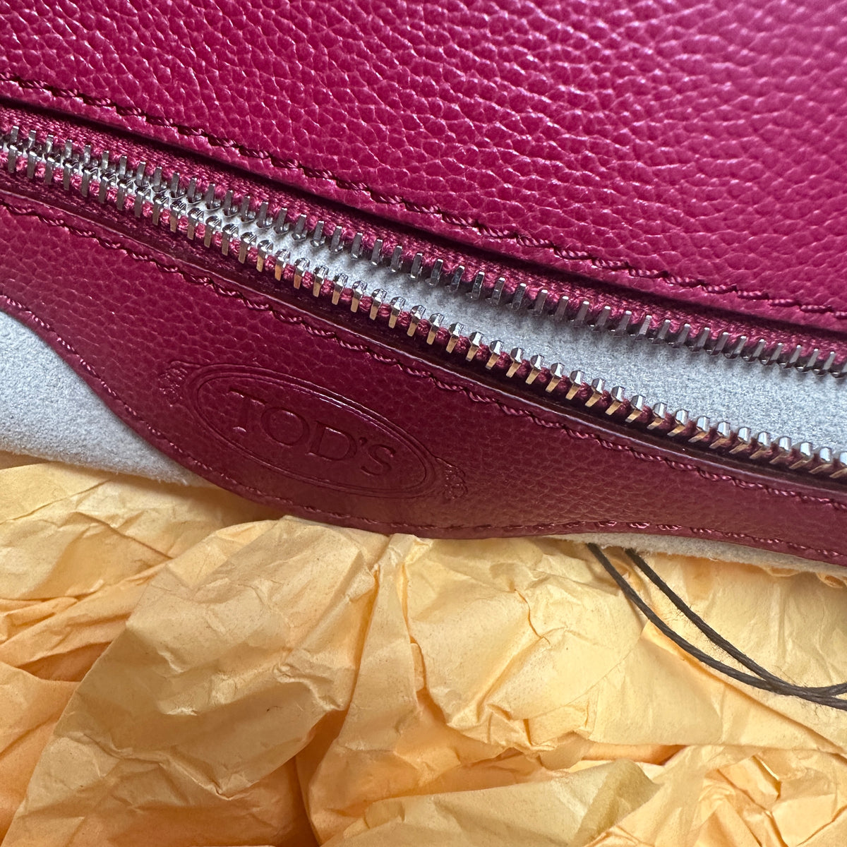ANQ Shopping Zip Media - Burgundy