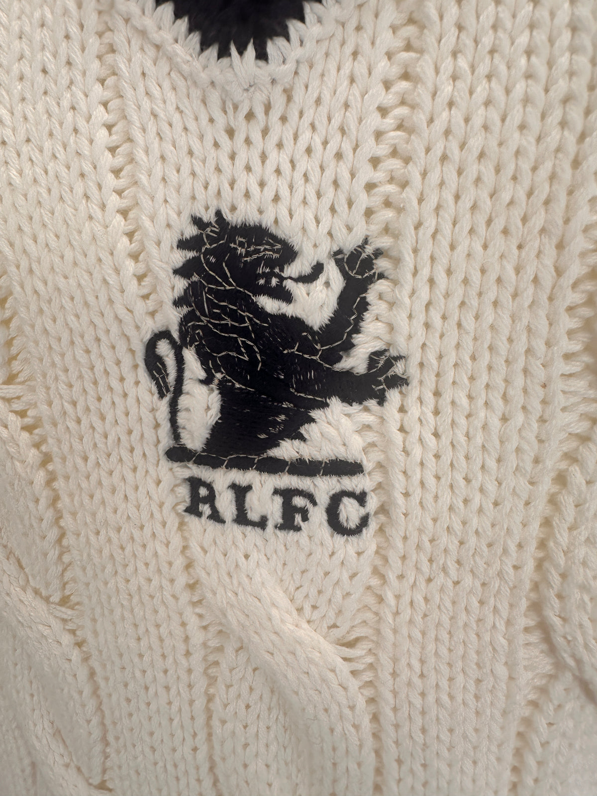 Sweater Vest - Lion Crest White - M